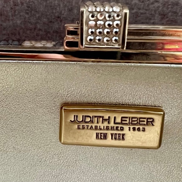 JUDITH LEIBER LEOPARD-PRINT FINE-CRYSTAL EMBELLISHED CLUTCH (AUTHENTIC) - Picture 5 of 11